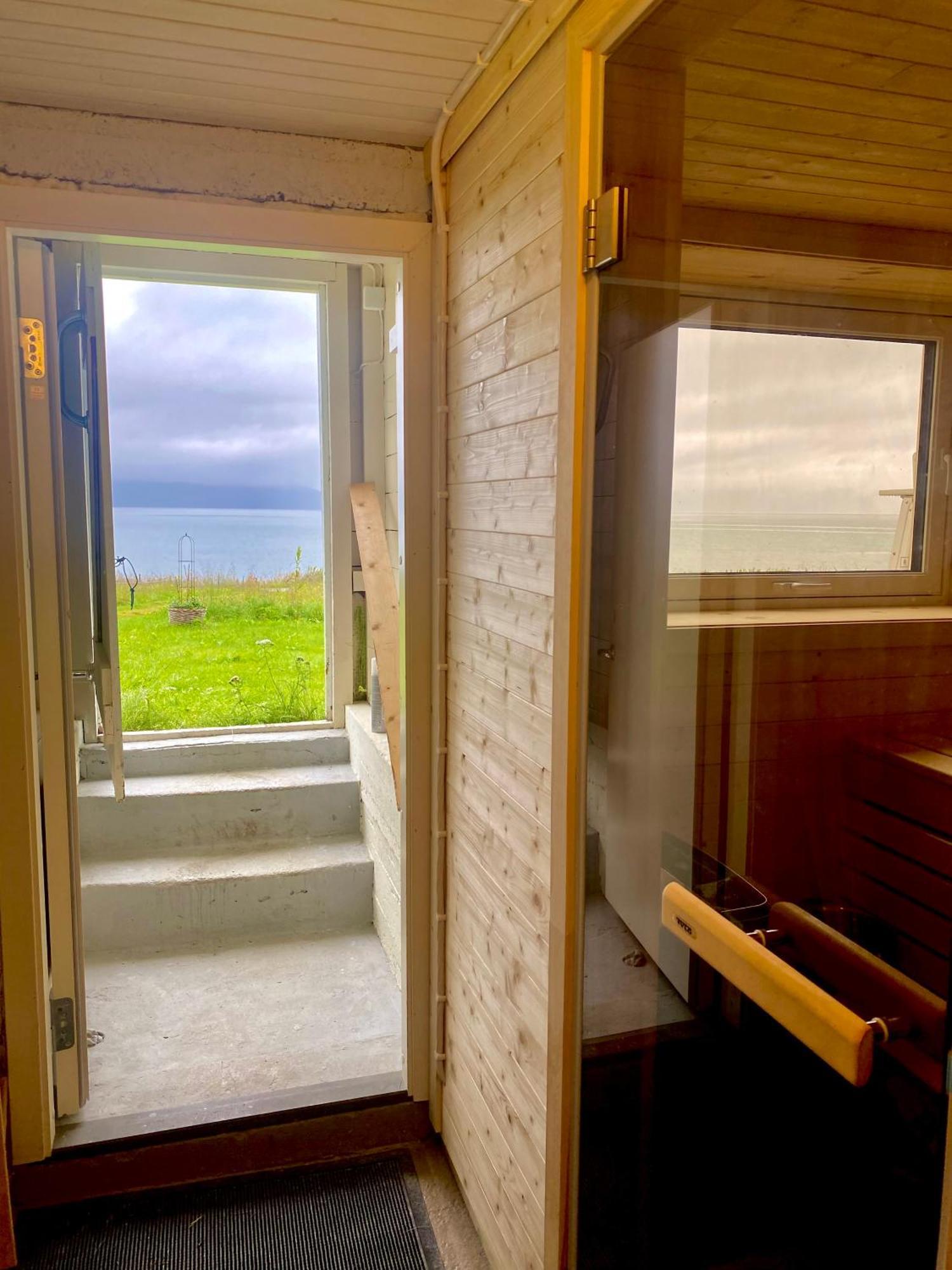 Unique And Charming Holiday Home With Fantastic Sea Views Tromsø Exteriör bild